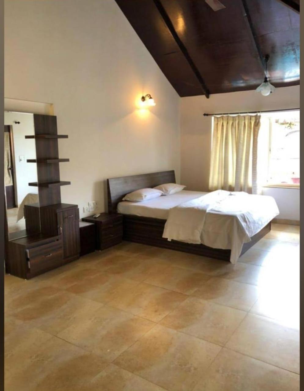 Ronnie's Blue Lagoon 3bhk * Guirim